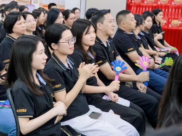 悦享团圆，刷新精彩｜傲群连续 17 年中秋之约