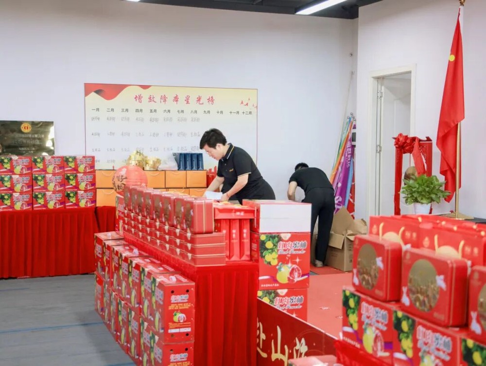 悦享团圆，刷新精彩｜傲群连续 17 年中秋之约